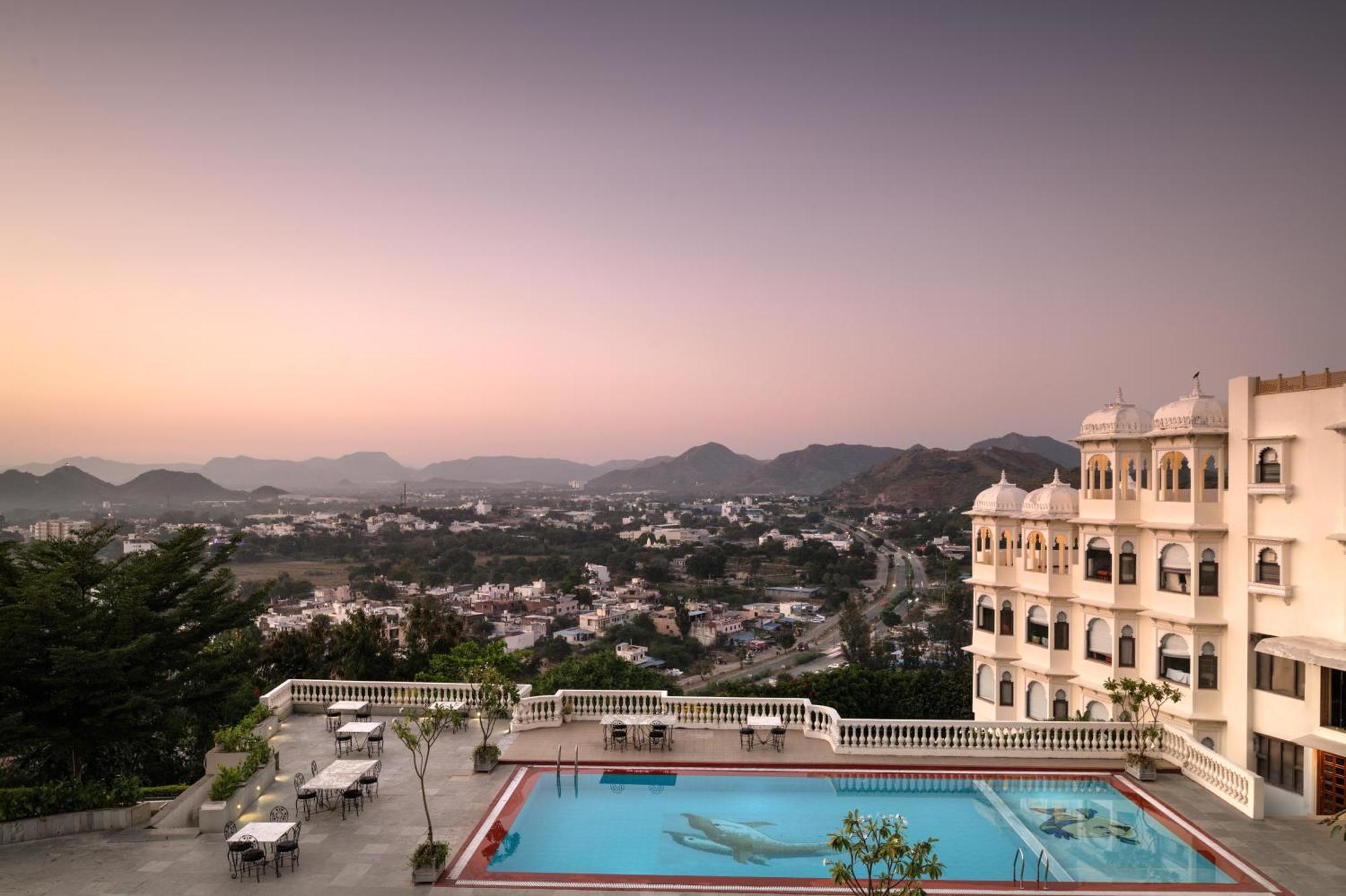 Bhairavgarh Palace Удайпур Екстер'єр фото