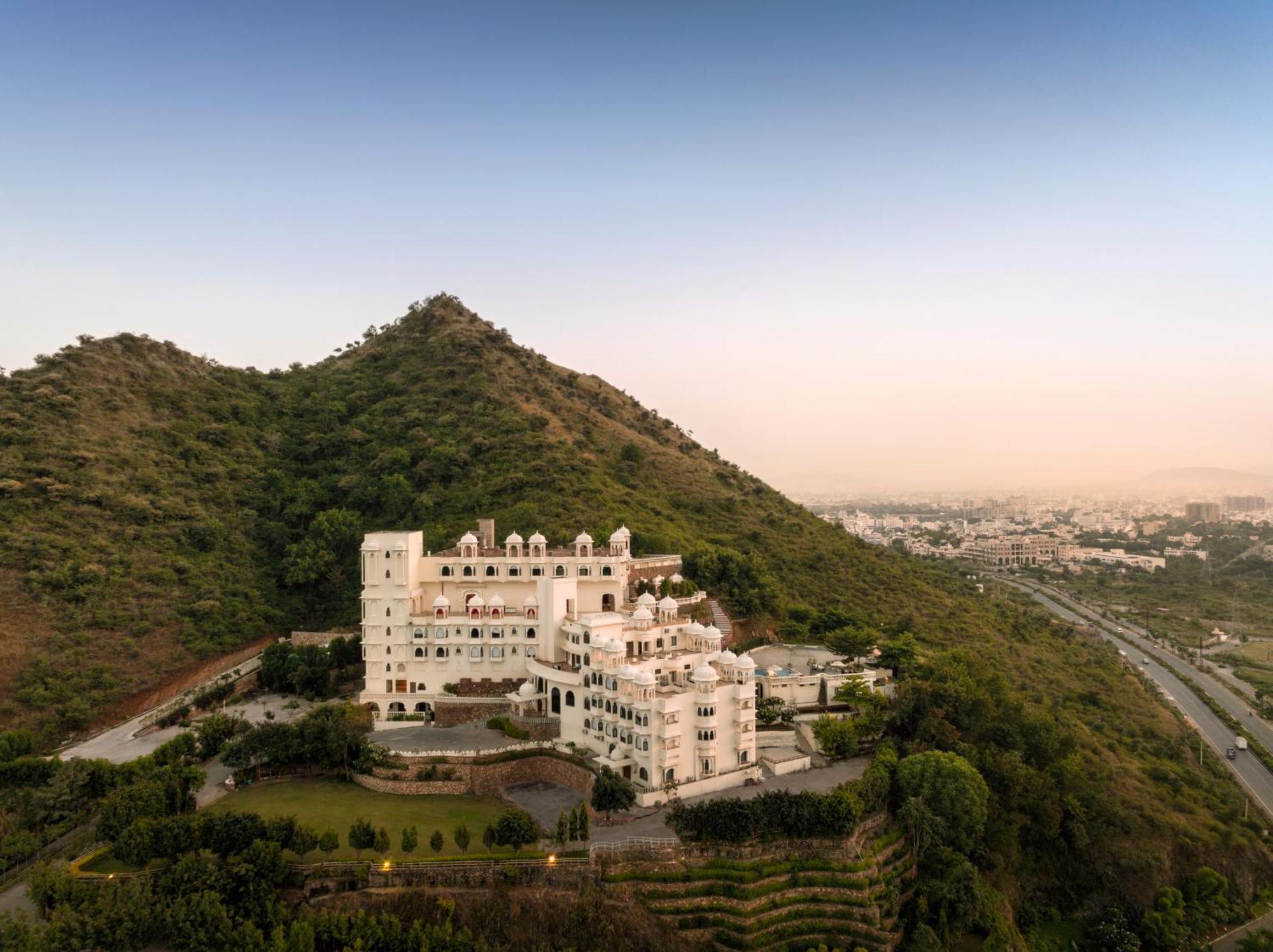 Bhairavgarh Palace Удайпур Екстер'єр фото