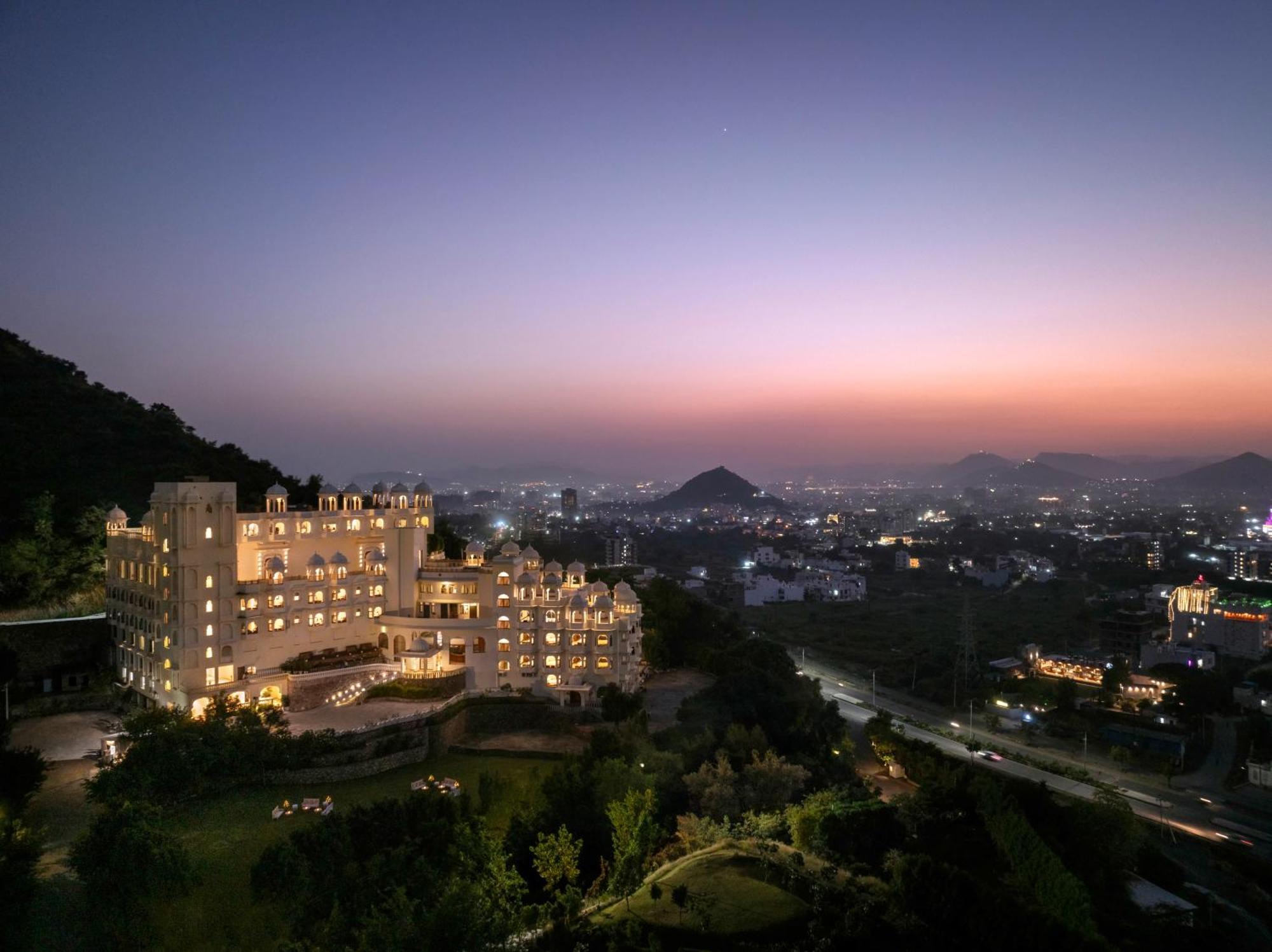 Bhairavgarh Palace Удайпур Екстер'єр фото