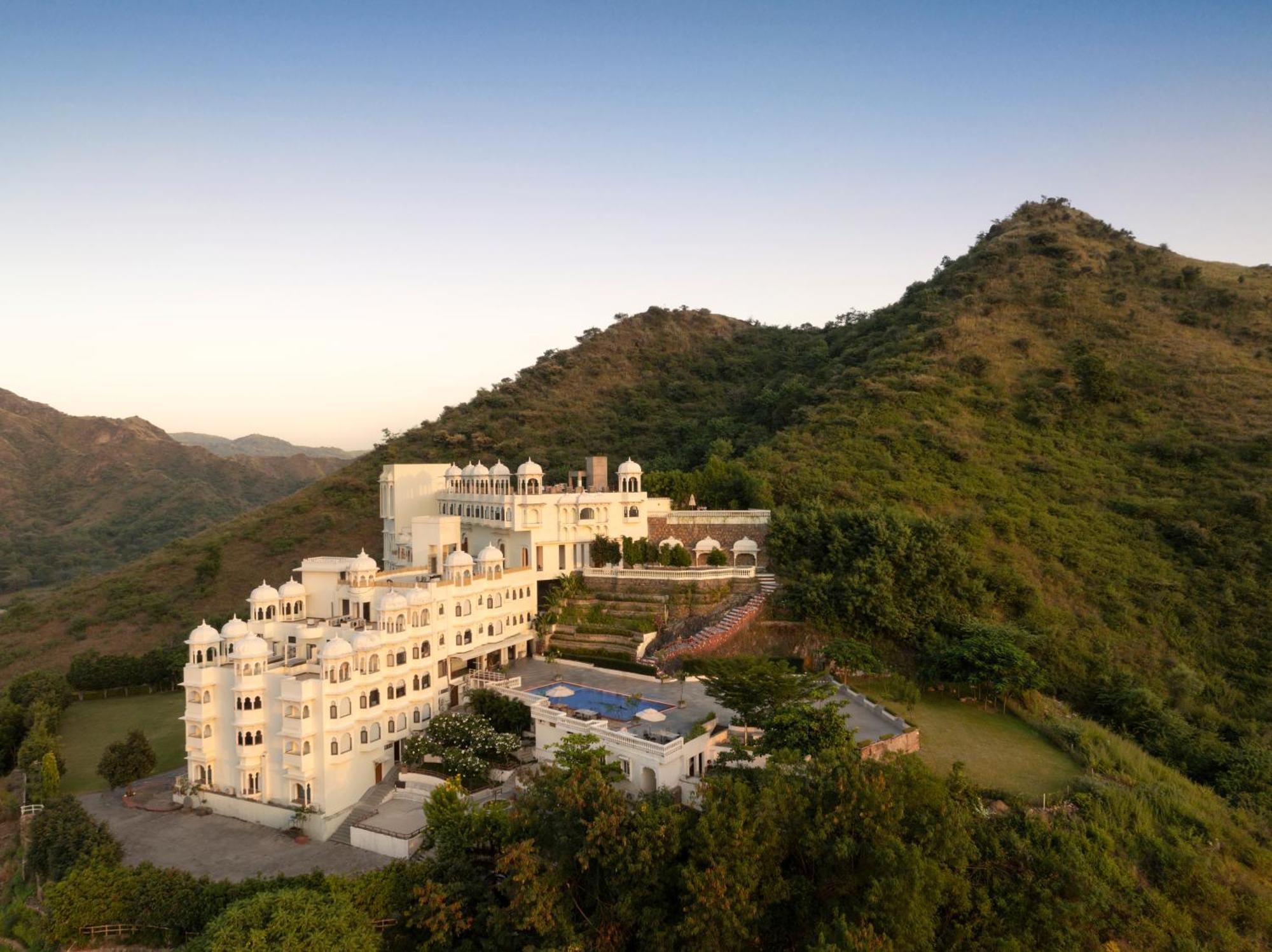 Bhairavgarh Palace Удайпур Екстер'єр фото
